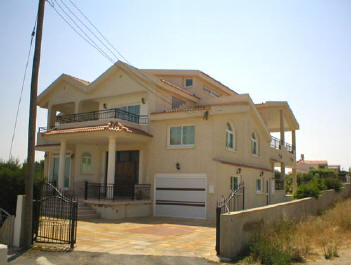 Detached house in Paralimni cyprus