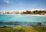 cyprus_property_beach_ayiathekla.jpg (53285 bytes)