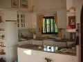 paphos_villa_kitchen.jpg (13260 bytes)